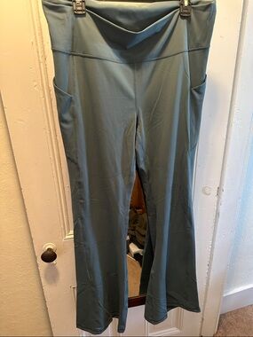 High-Waist Flare Active Leggings with Side Pockets - teal